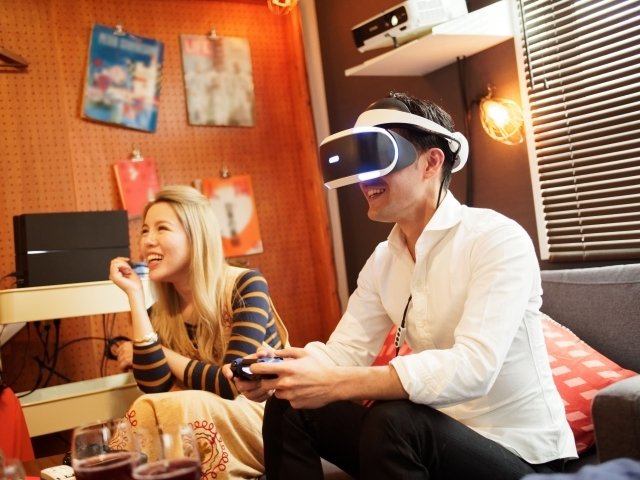 VRゲームを楽しんでいるところ